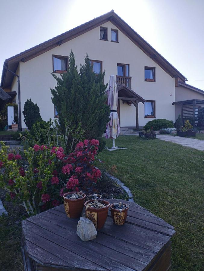 Mníšek pod Brdy Apartmany Audy מראה חיצוני תמונה