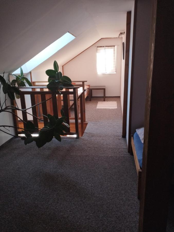Mníšek pod Brdy Apartmany Audy מראה חיצוני תמונה